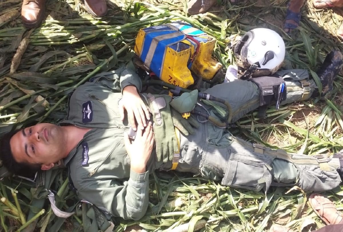 Air Force Plane Crash Today in Bhind Madhya Pradesh News Update, pilot injured