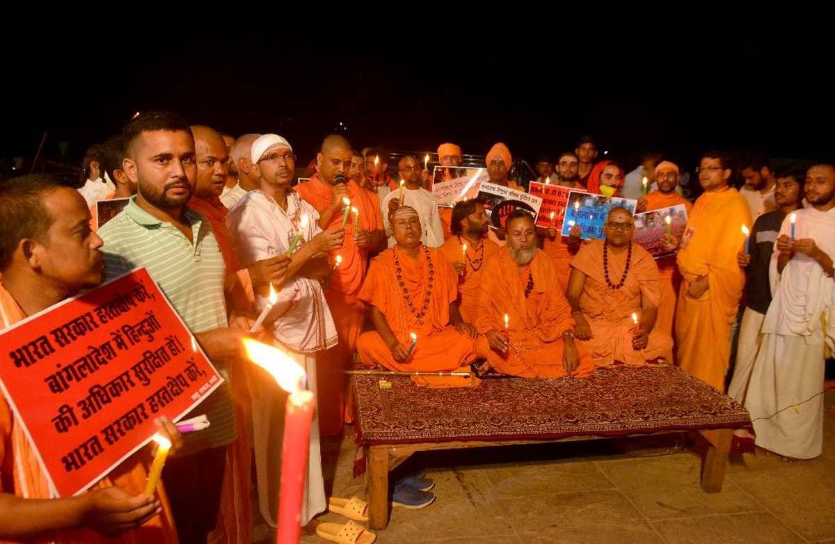 Kashi Sant Samaj Anger over violence against Hindus in Bangladesh candle lit for peace to souls of dead in Varanasi