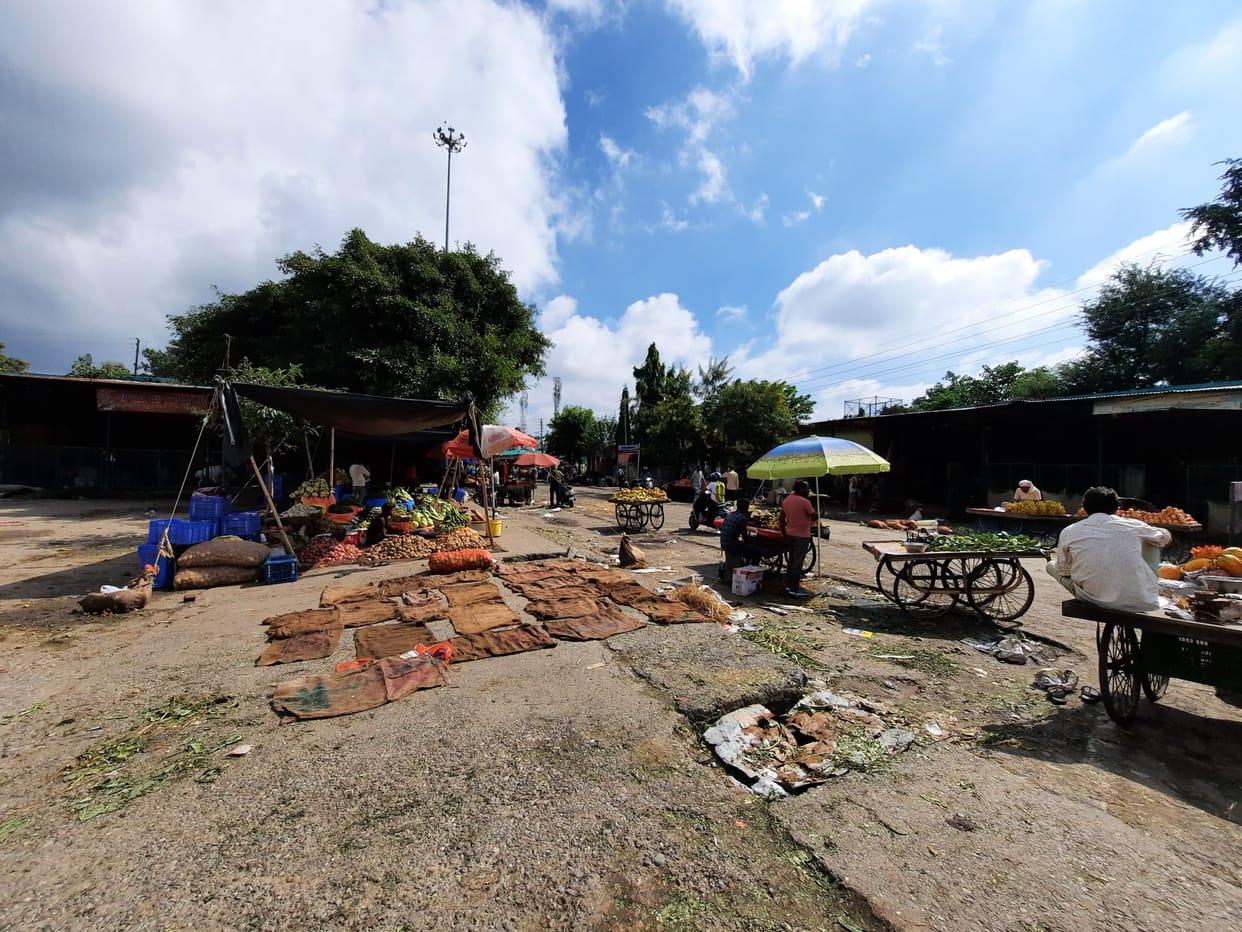 Mandi traders were hit by rain