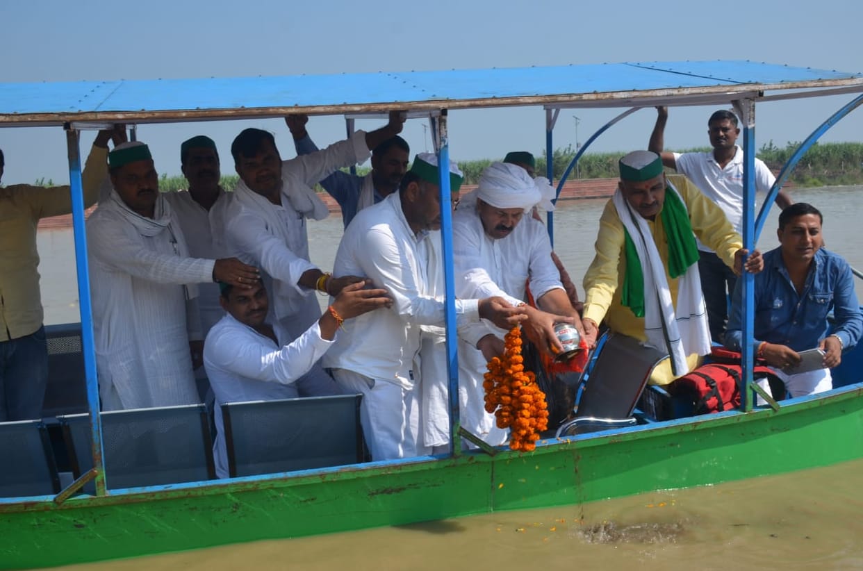 The ashes of the farmers of Lakhimpur Kheri immersed in the Ganges