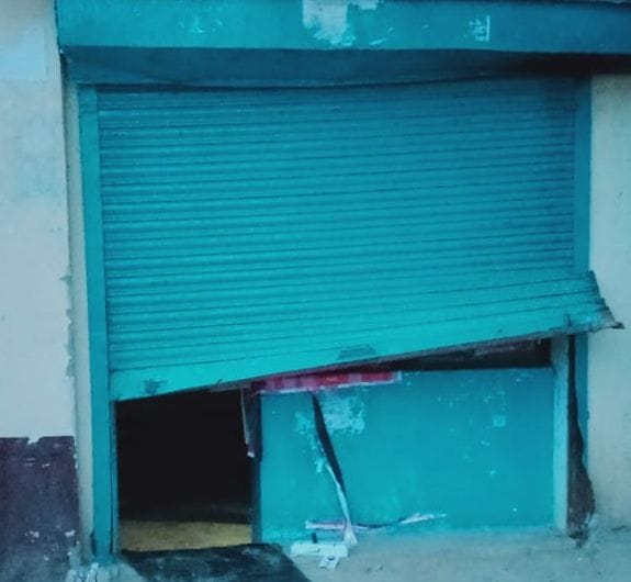 fathepur news,Theft by breaking the lock of cyber cafe