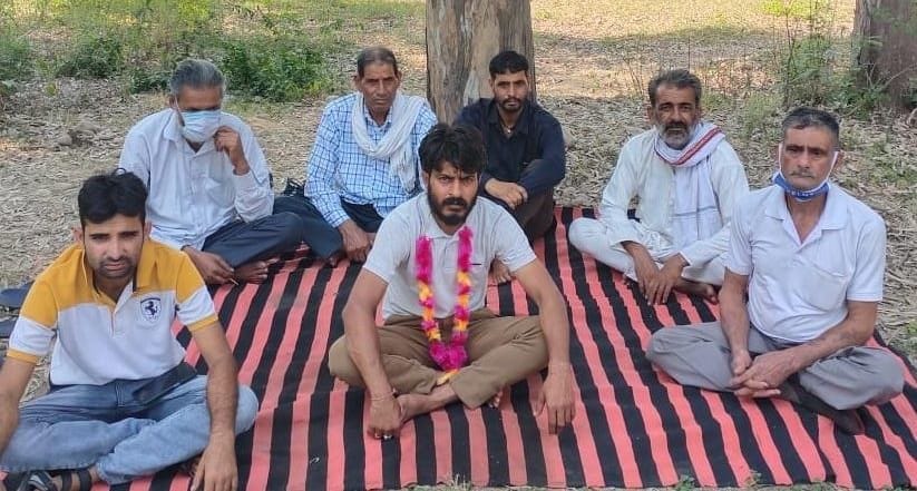 Demand to sack Sarpanch, Panch sitting on hunger strike