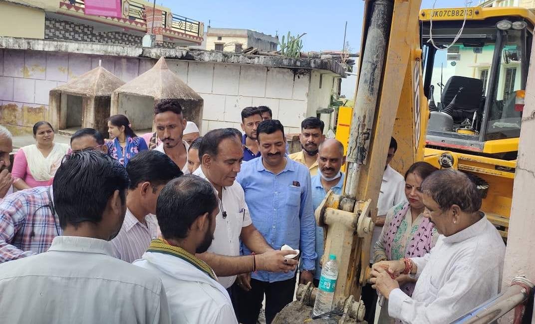 Water line laying work started