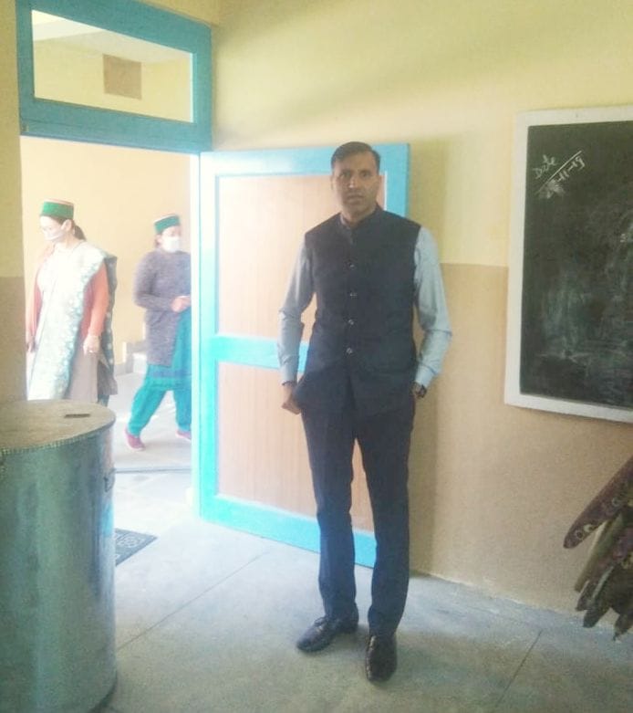dc kinnaur visited ralli voting center