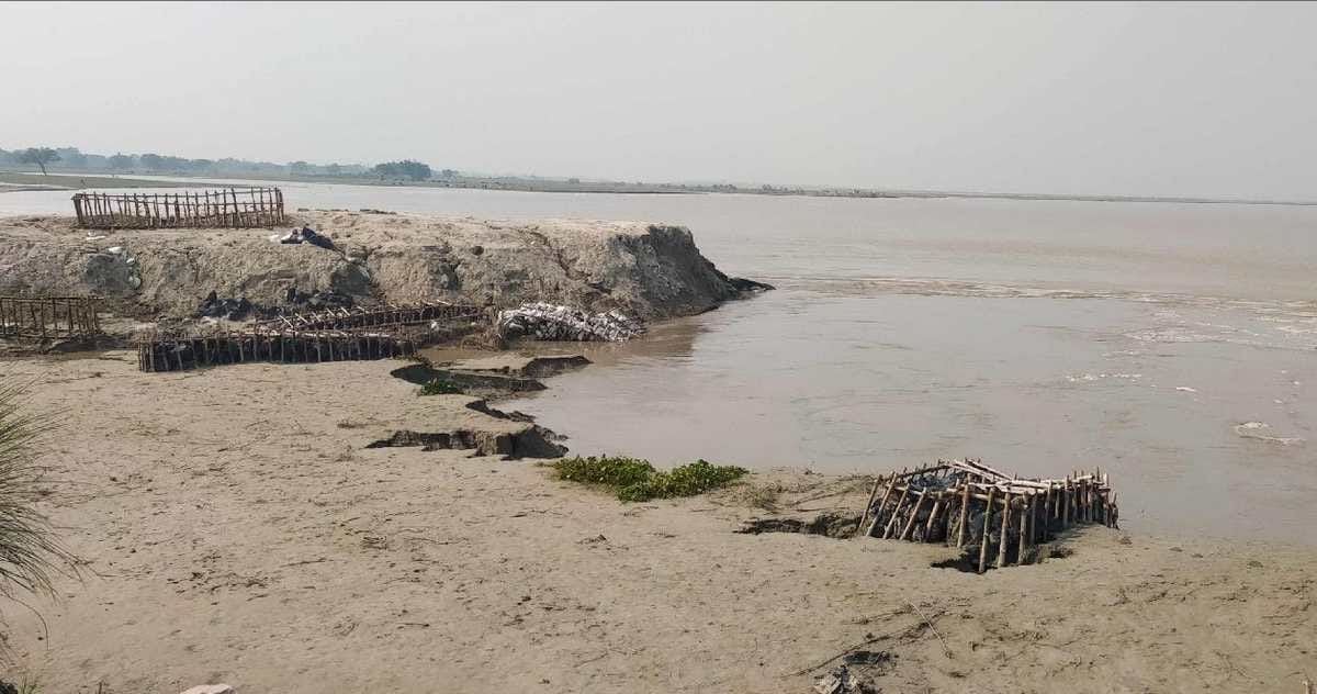 Uttarakhand and Nepal released water rivers water level rising situation of flood in mau azamgarh