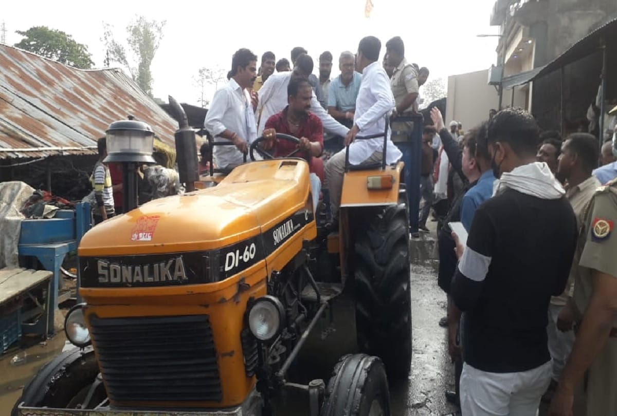 third Boat drowns in heavy water flow in Lakhimpur Kheri many people missing