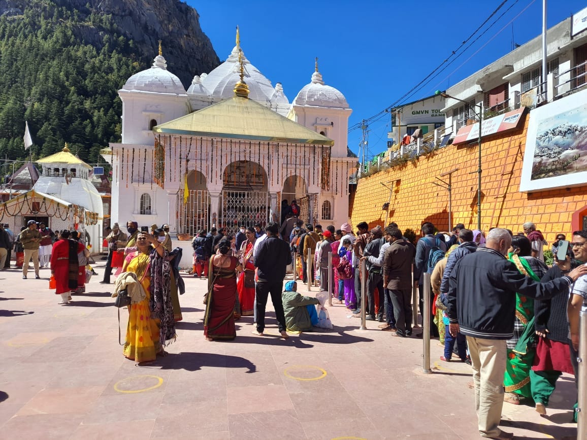 Chardham yatra Traffic stopped for Gangotri Yamunotri Dham after 8 pm police made a traffic plan Uttarakhand