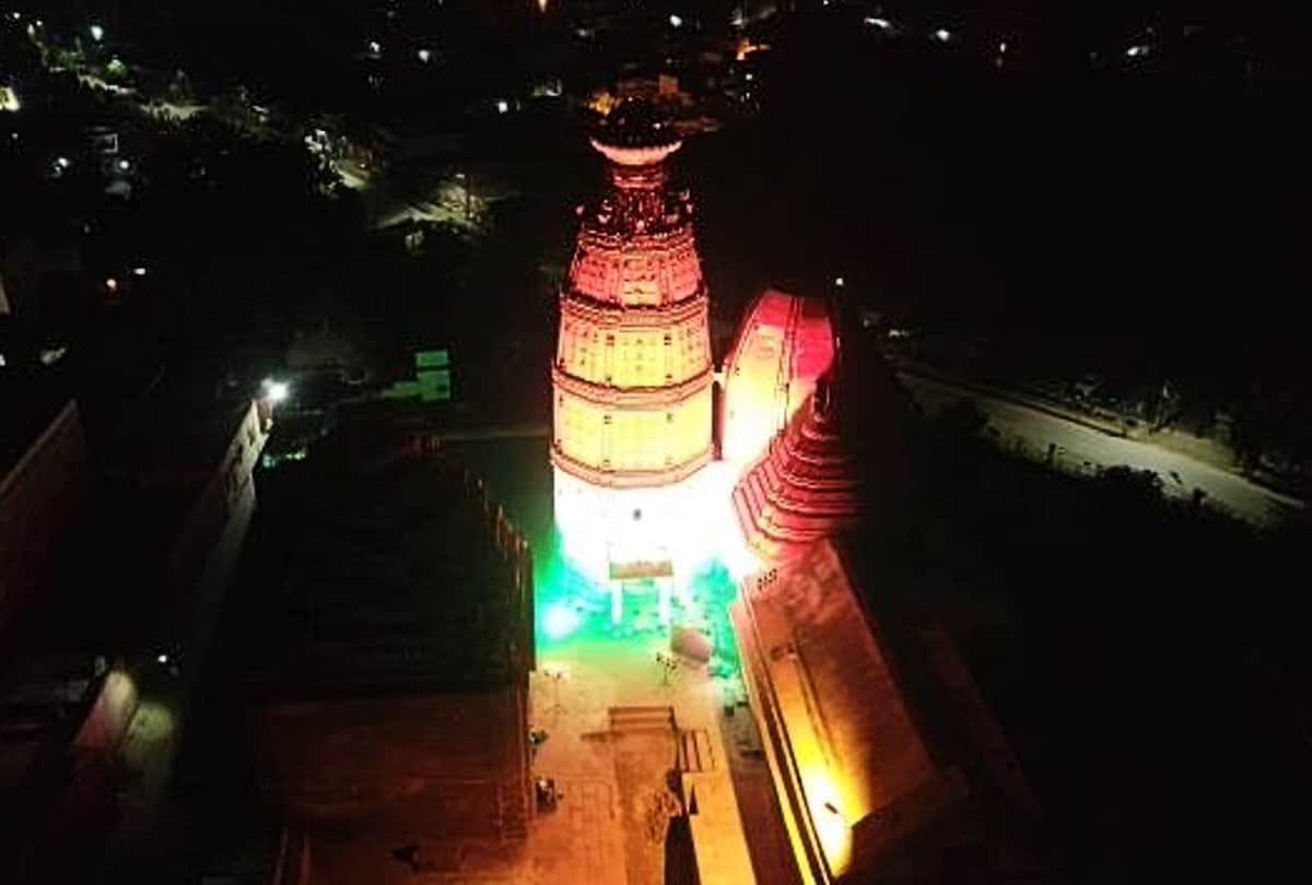 two temples of Vrindavan illuminated by tiranga lights on india completes 100 crore vaccinations