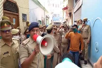 Meerut News: Police sealed house and warehouse of five crores of Haji Galla and see photos
