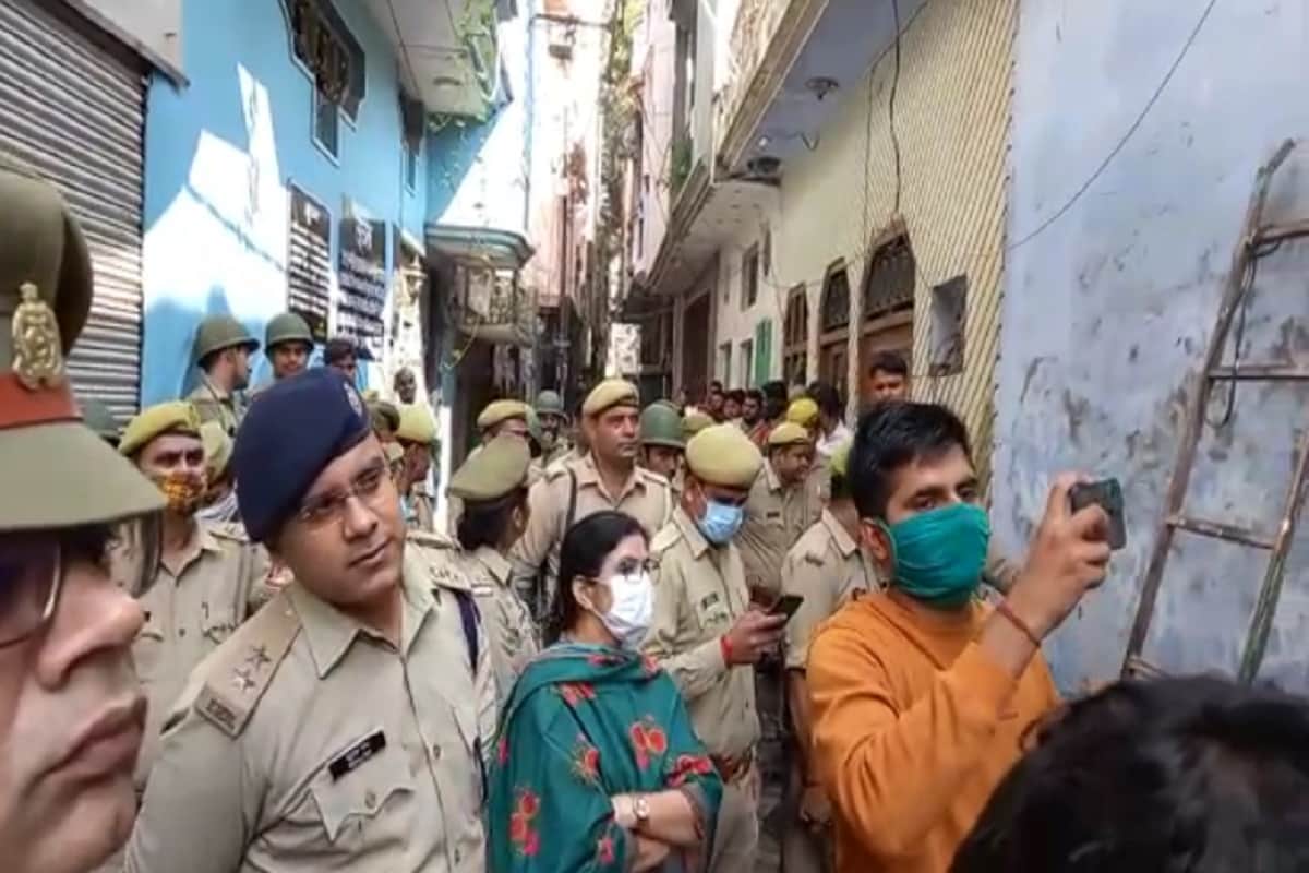 Meerut News: Police sealed house and warehouse of five crores of Haji Galla and see photos