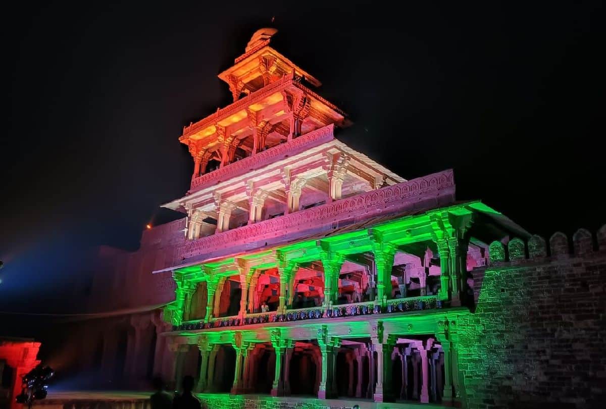 two temples of Vrindavan illuminated by tiranga lights on india completes 100 crore vaccinations