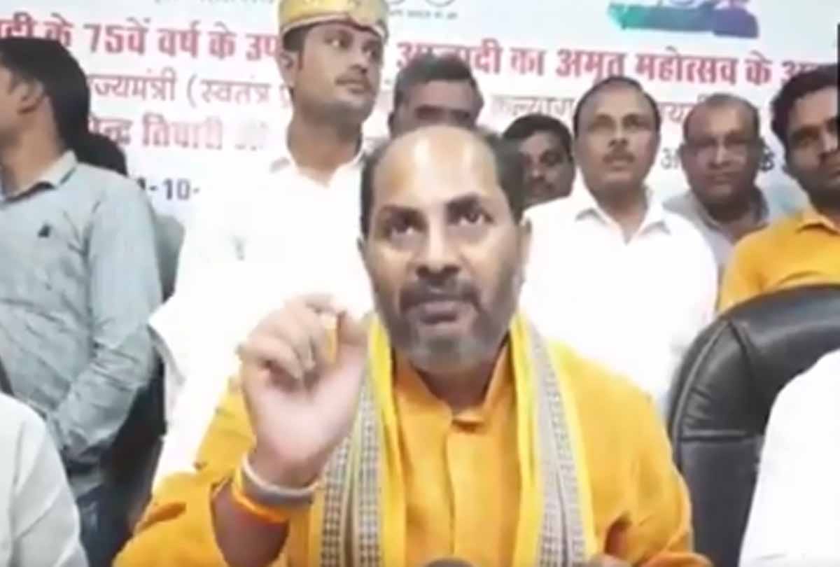 UP: Minister Upendra Tiwari said in Jalaun, a handful of people drive four wheelers, 95 percent do not want petrol