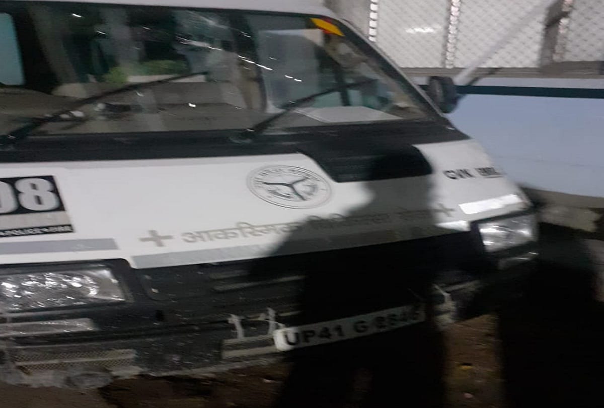 Prayagraj: Ambulance vandalized at SRN Hospital