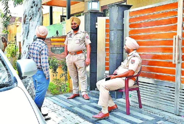 30 teams of Income Tax Department raided Locations of Cycle and Parts Manufacturers of Ludhiana 