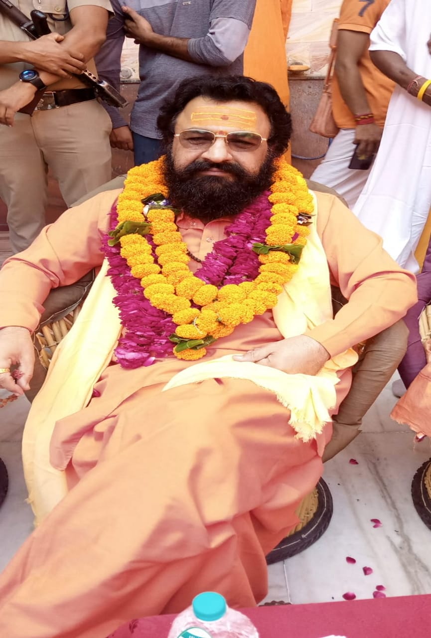 haridwar news: saints angery over Congress leader Rashid Alvi statement and Salmal Khurshid book