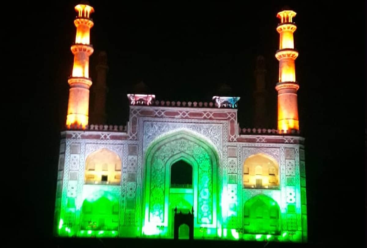 two temples of Vrindavan illuminated by tiranga lights on india completes 100 crore vaccinations