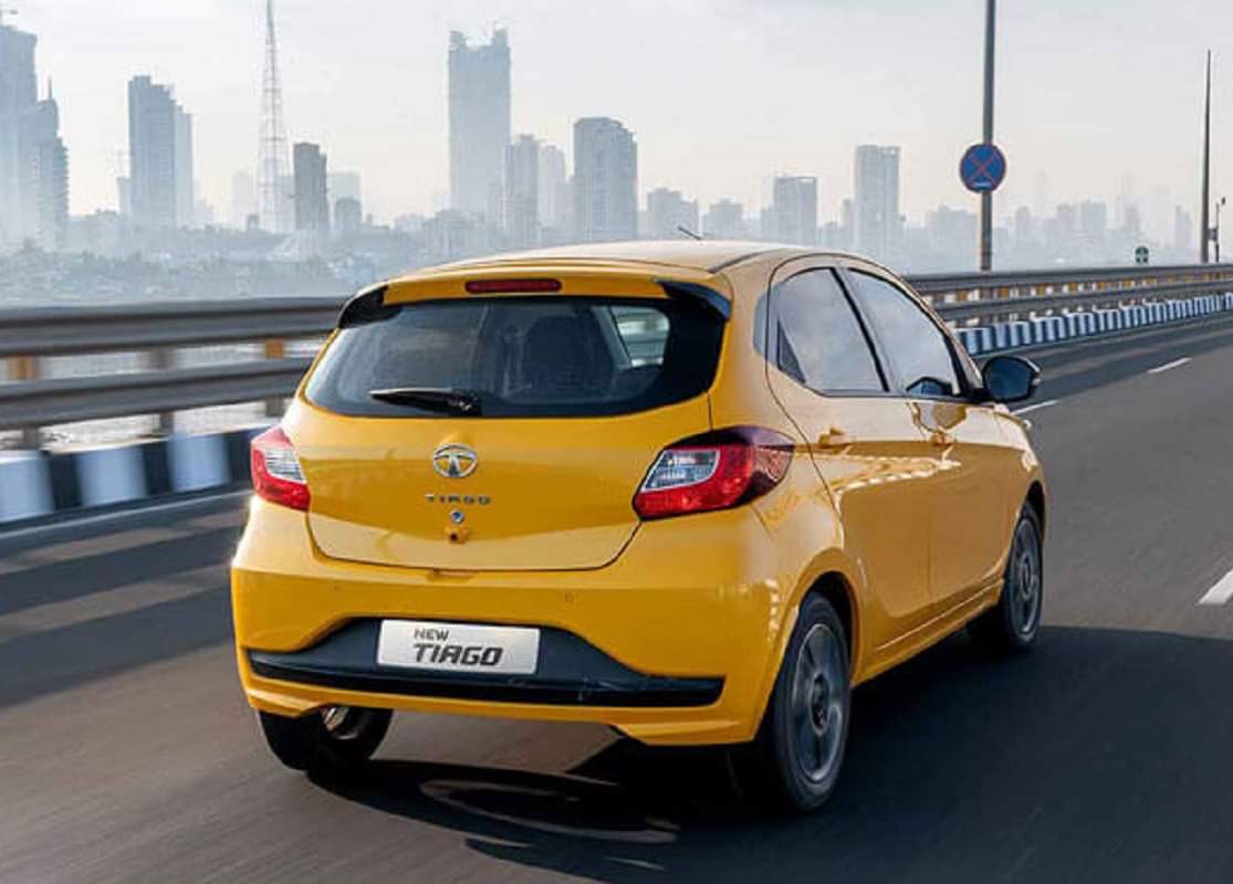 Tata Tiago News in Hindi Tata Tiago Hatchback Crosses 4 Lakh Sales Milestone In India Tata Motors Cars