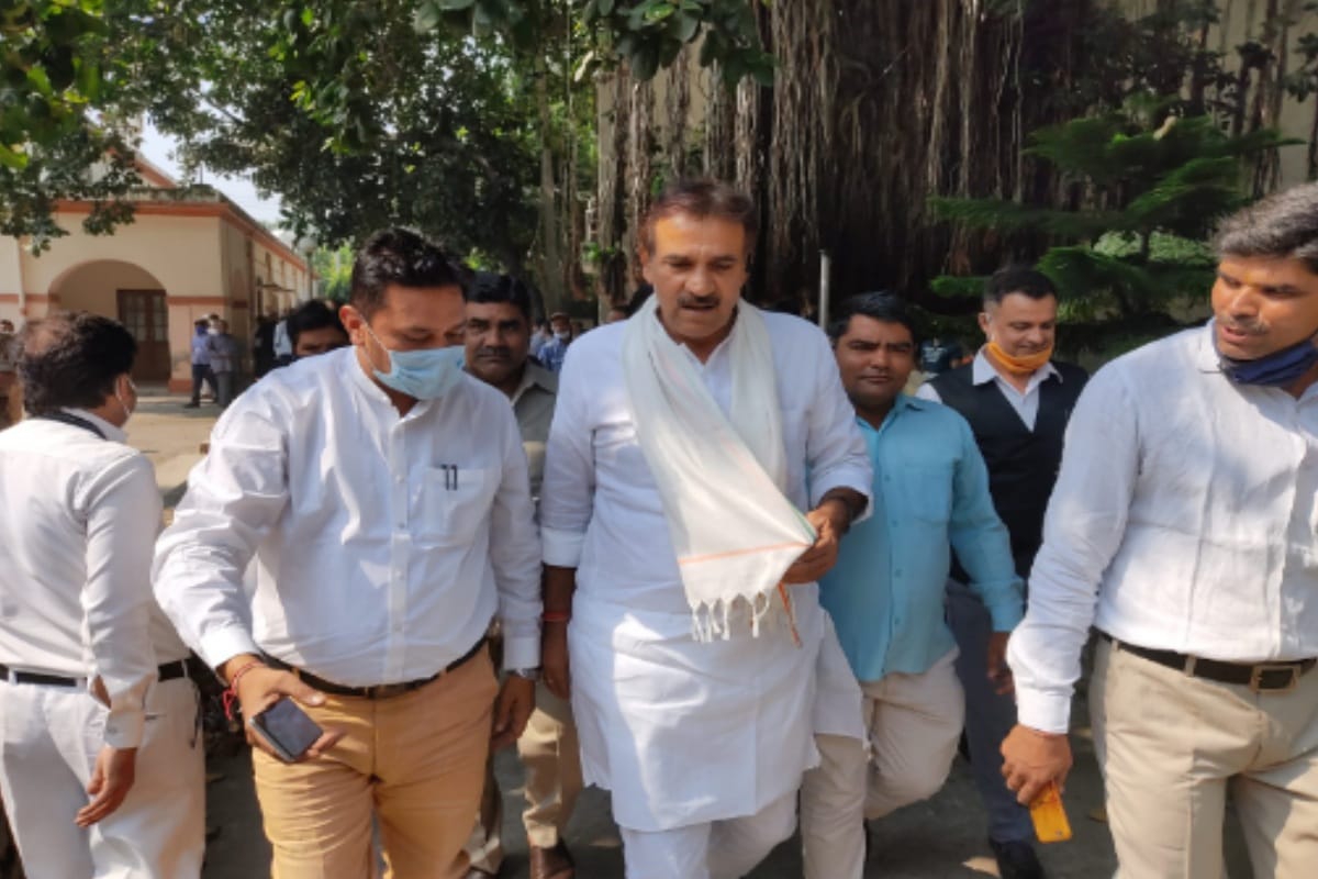 Muzaffarnagar: BJP MLA Umesh Malik appeared in court, charges framed in  two cases