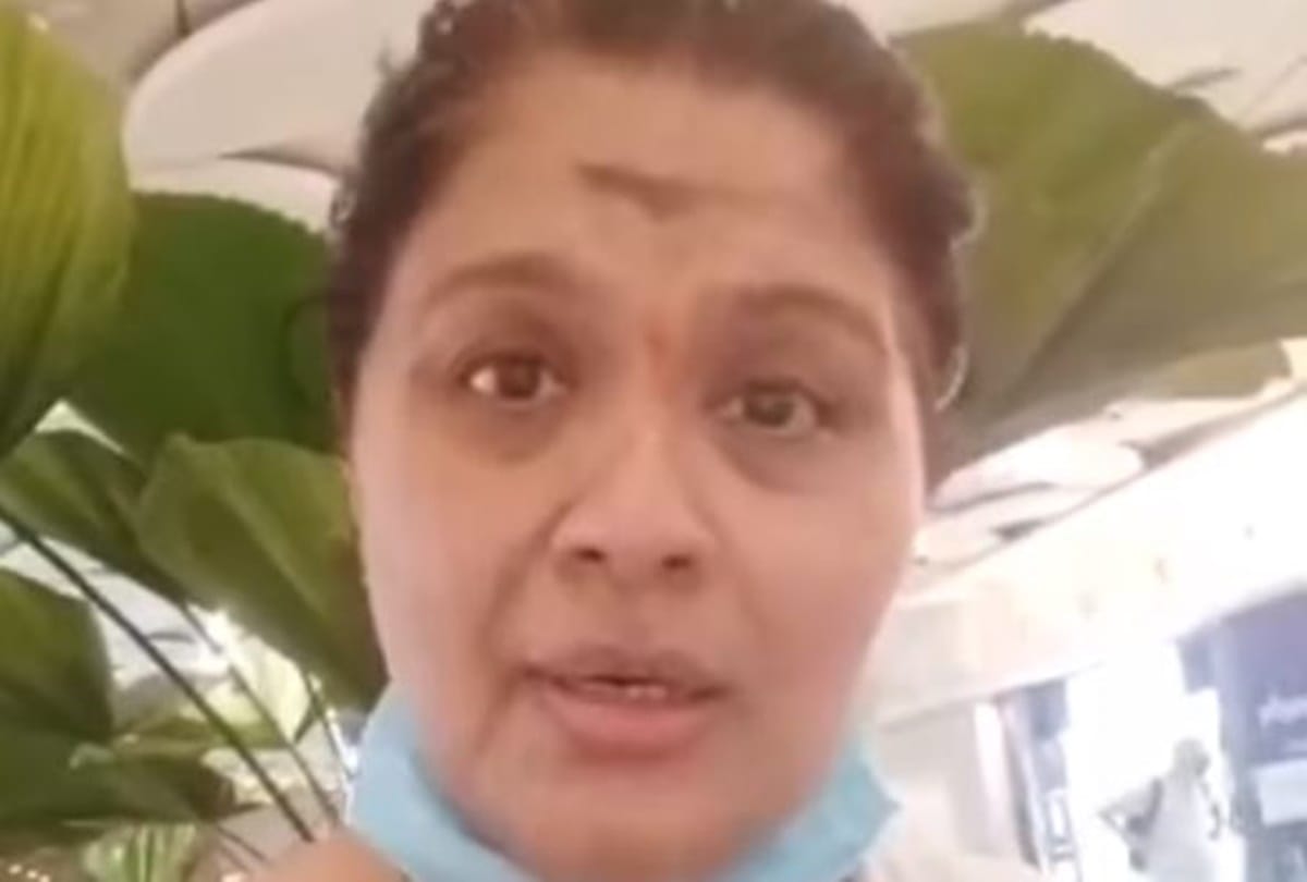 Sudha chandran asked to remove prosthetic limb at airport for security checkup actress appealed pm modi