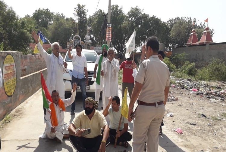 Farmers protested against JJP state president Nishan Singh in Fatehabads Tohana
