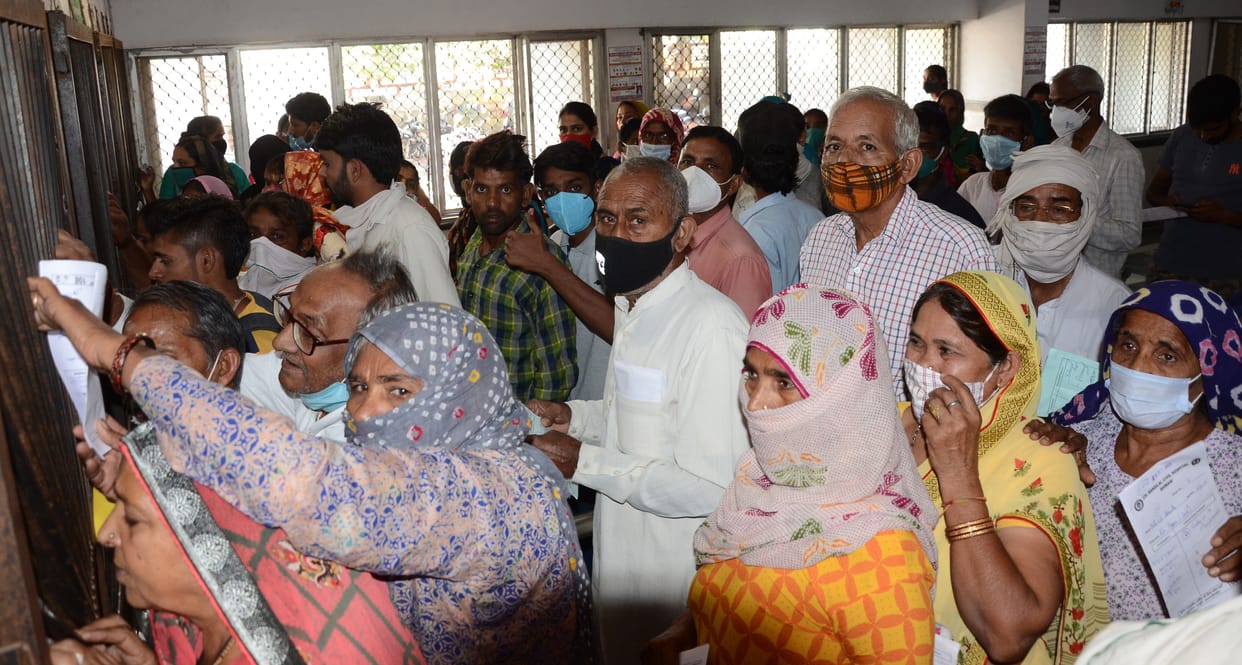 No one did registration on the Swasth Haryana App on the first day, the workers cut the slip by hand