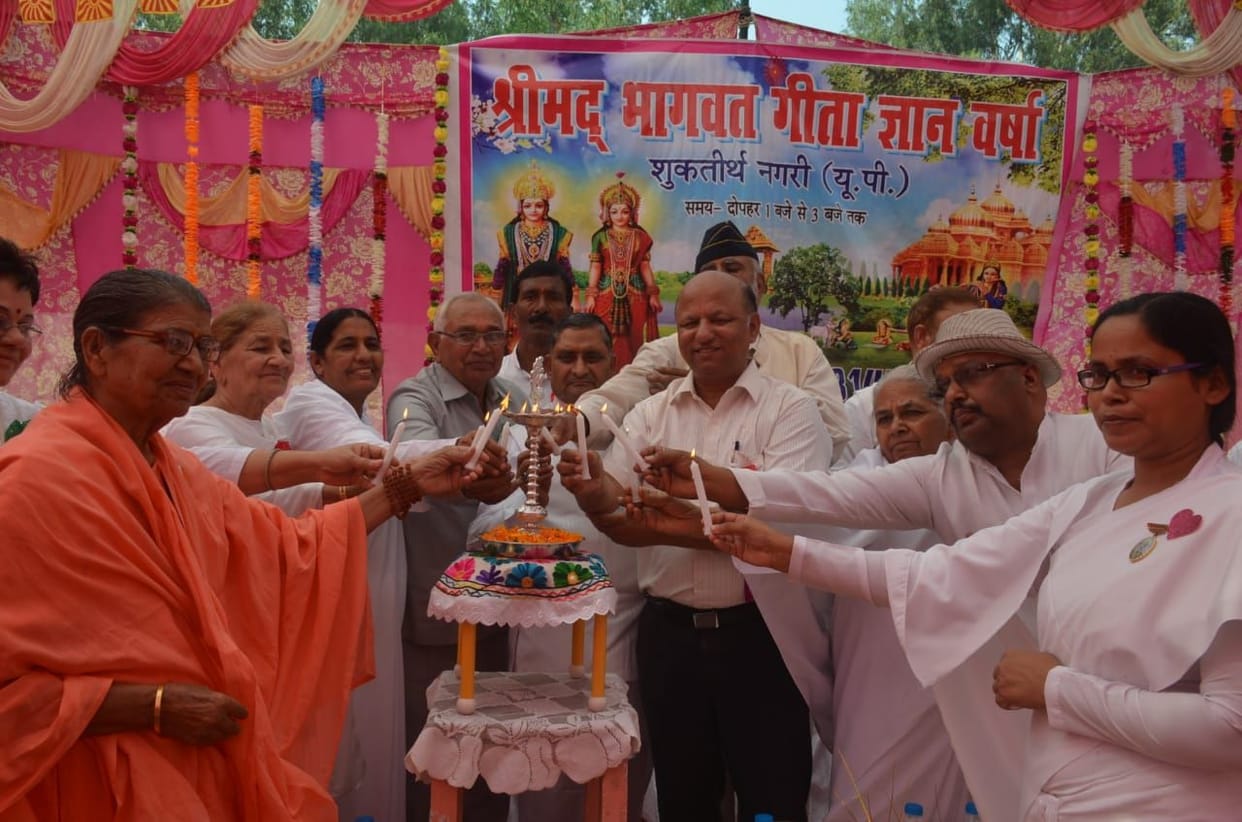Honored ex-servicemen and social workers