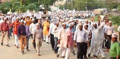March on foot for restoration of old pension