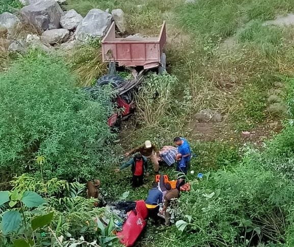 Tractor fell in ditch, driver seriously injured