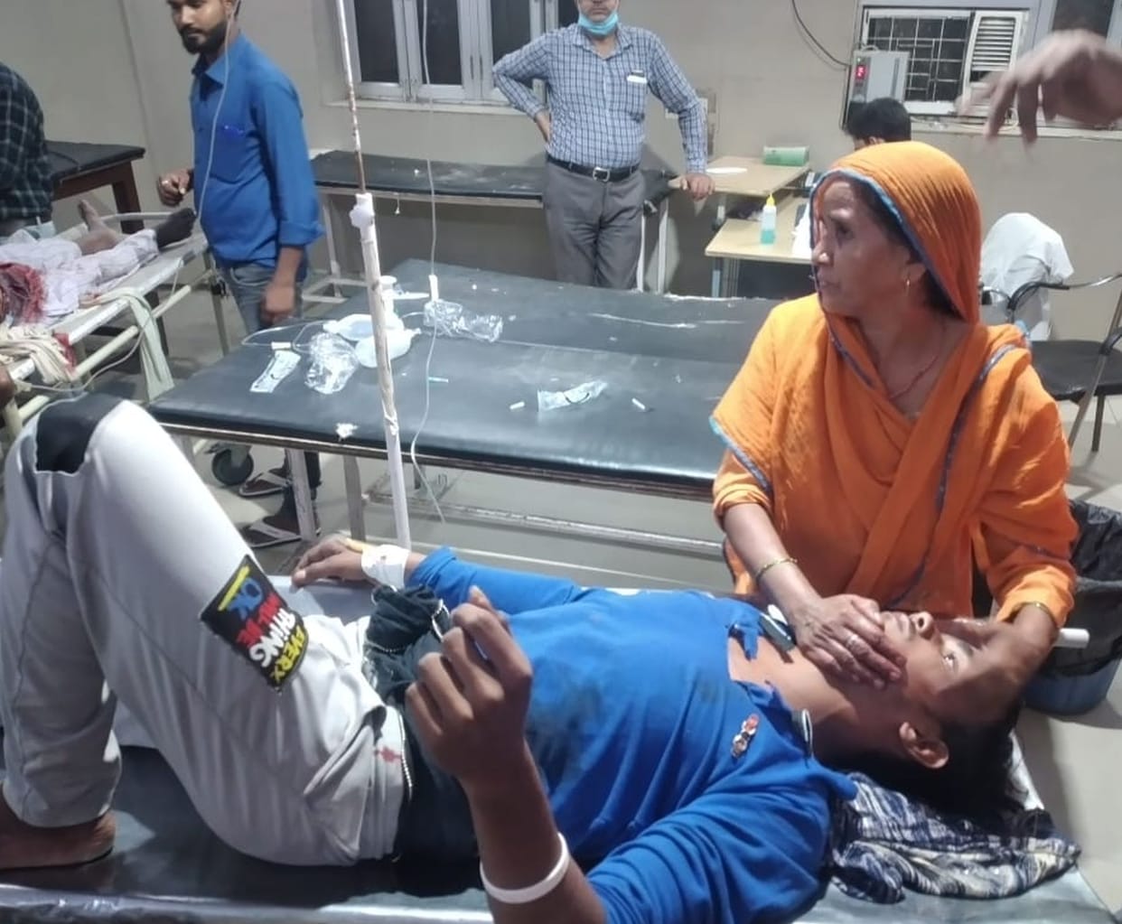 mainpuri crime,STAB,STABBING,AJITGANJ