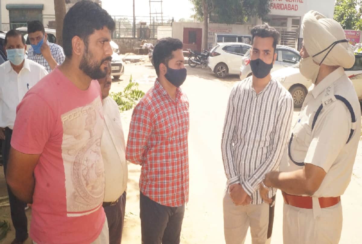 Faridabad Crime News triple murder case accused had bought weapons from Hapur