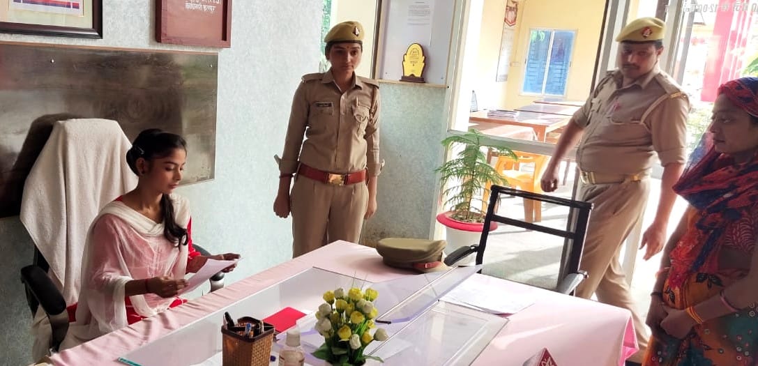 The role played by the girl students as the hero officers of the departments