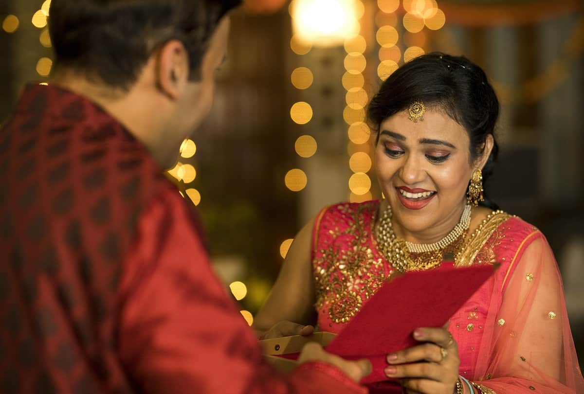 Karwa Chauth 2023 Gift Ideas For Wife Under 1000 Rupees