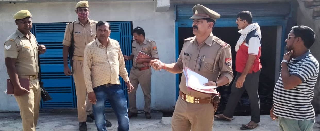 fathepur news,Explosion while making firecrackers, three women scorched