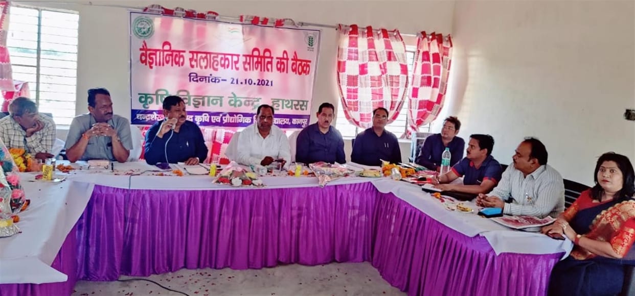 Hathras: Emphasis on telling farmers new techniques of farming