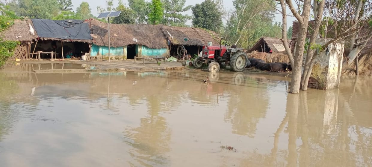 The water left in the Ganges from the Bijnor barrage is causing havoc