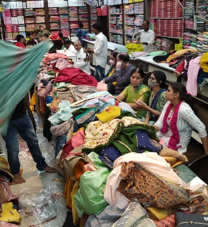 The color of chauth was offered on the markets of Dharmanagari