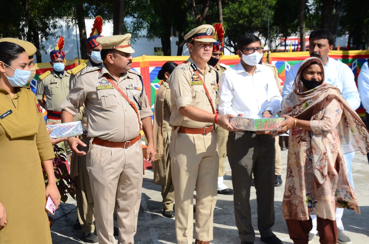 Tribute paid to martyr police jawans