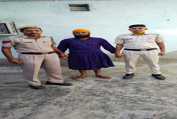 Nihang who beat up the poultry farm worker on Sonipats Kundli border on one day remand