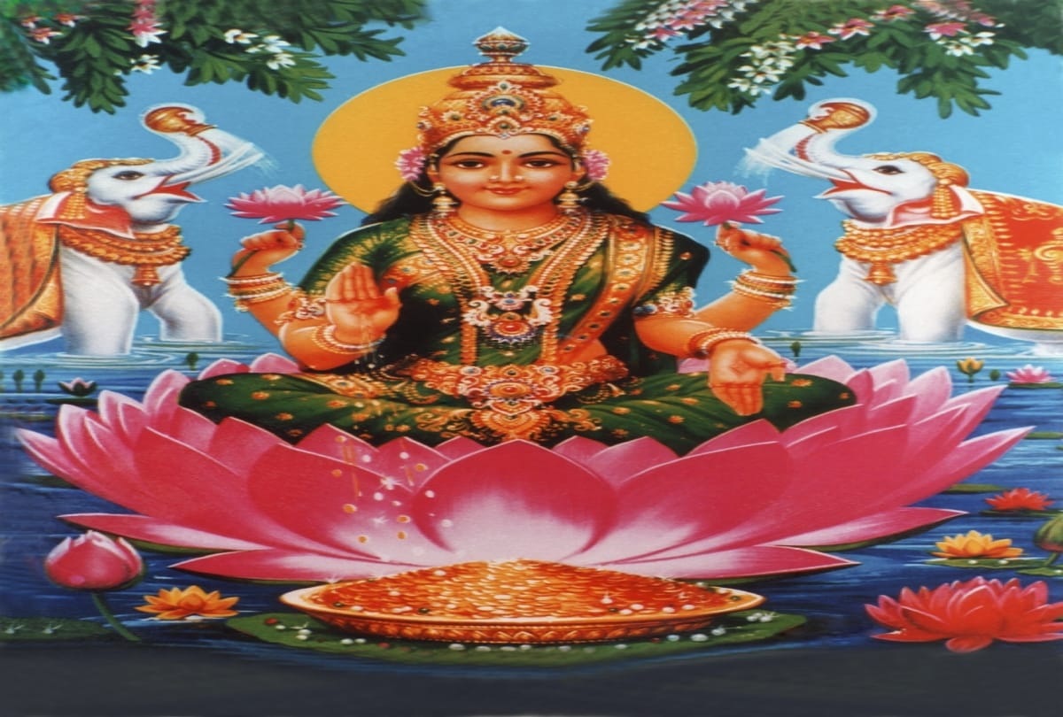 astrology tips for wealth doing these mistakes then maa lakshmi is unhappy there may be lack of money