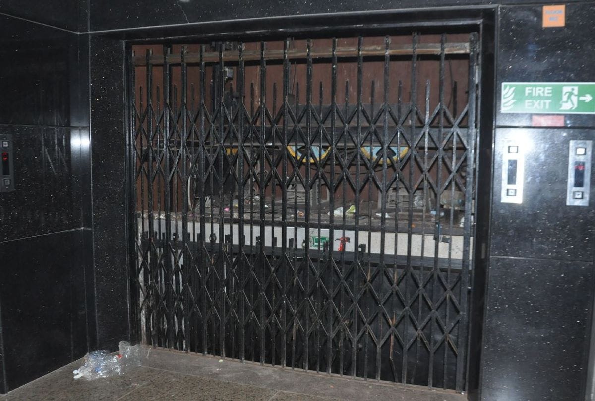 people panic due to lift stuck at Vims Hospital in agra