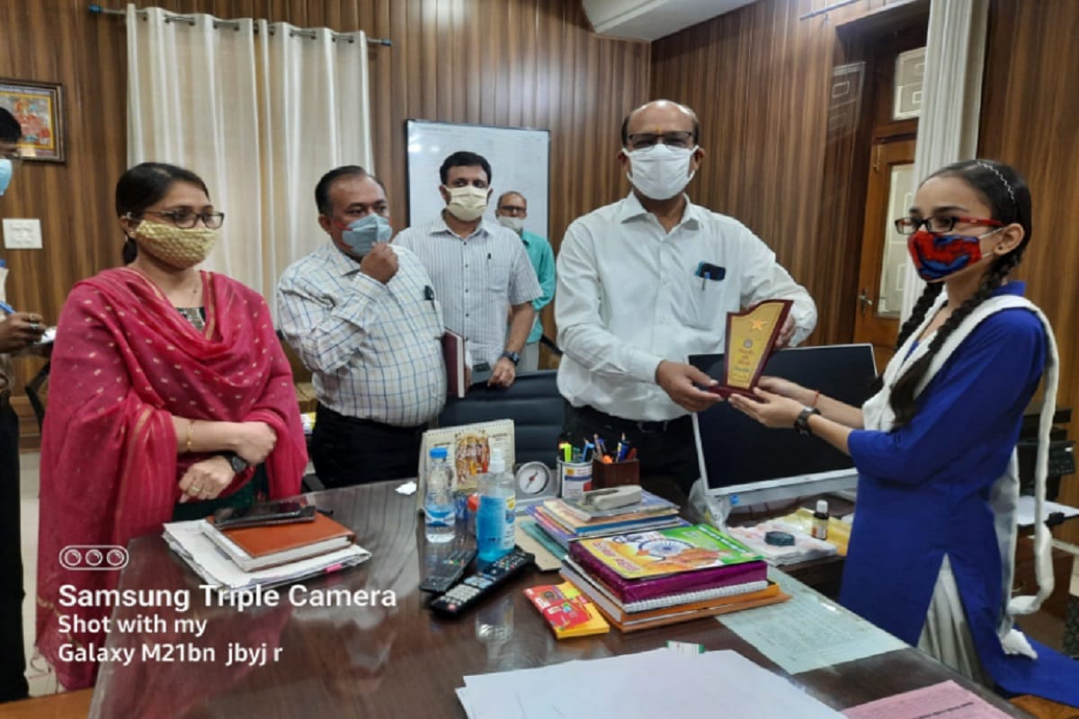 Mission Shakti Program in Bijnor: Kakul Verma became symbolic DM and Aarti CDO