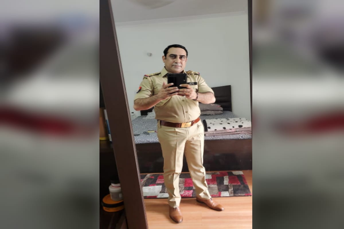 The head constable wife has big secrets are oped due to the complaint of the inspector husband, she used to drive in a Honda City car in Meerut