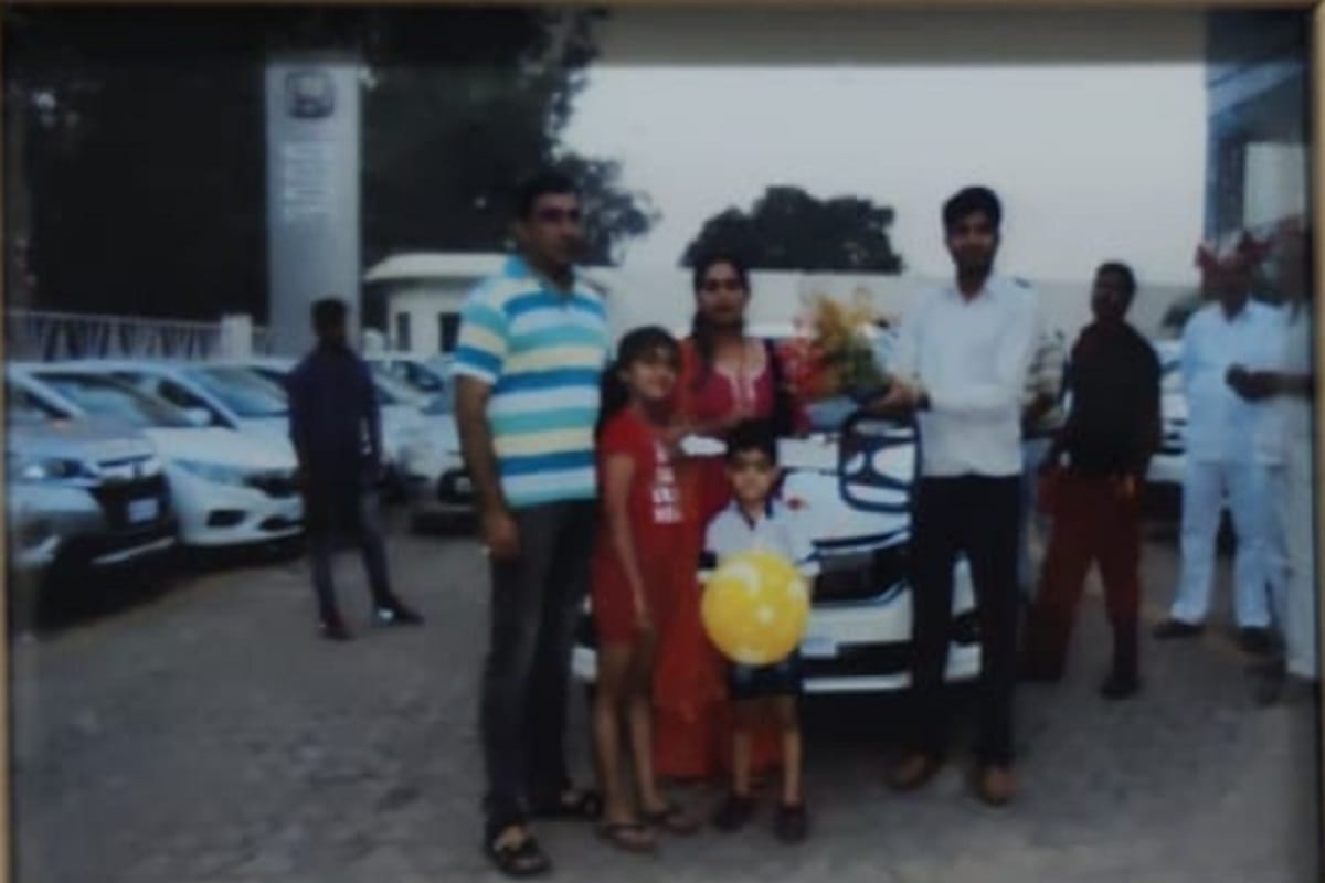 The head constable wife has big secrets are oped due to the complaint of the inspector husband, she used to drive in a Honda City car in Meerut