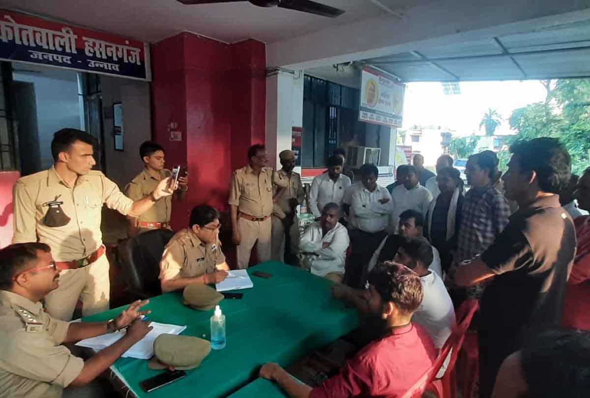 Unnao: Demolition after entering the house, kidnapping of a girl, siege of Kotwali