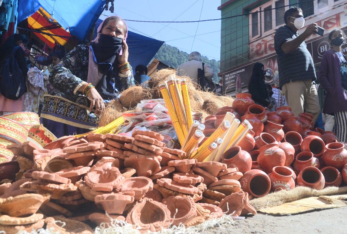 Karwa Chauth 2021 Date: Hike in prices of karwa and coconut in shimla