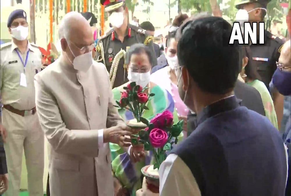 President Ram Nath Kovind along with his family visited Khadi Mall in Patna, Bihar
