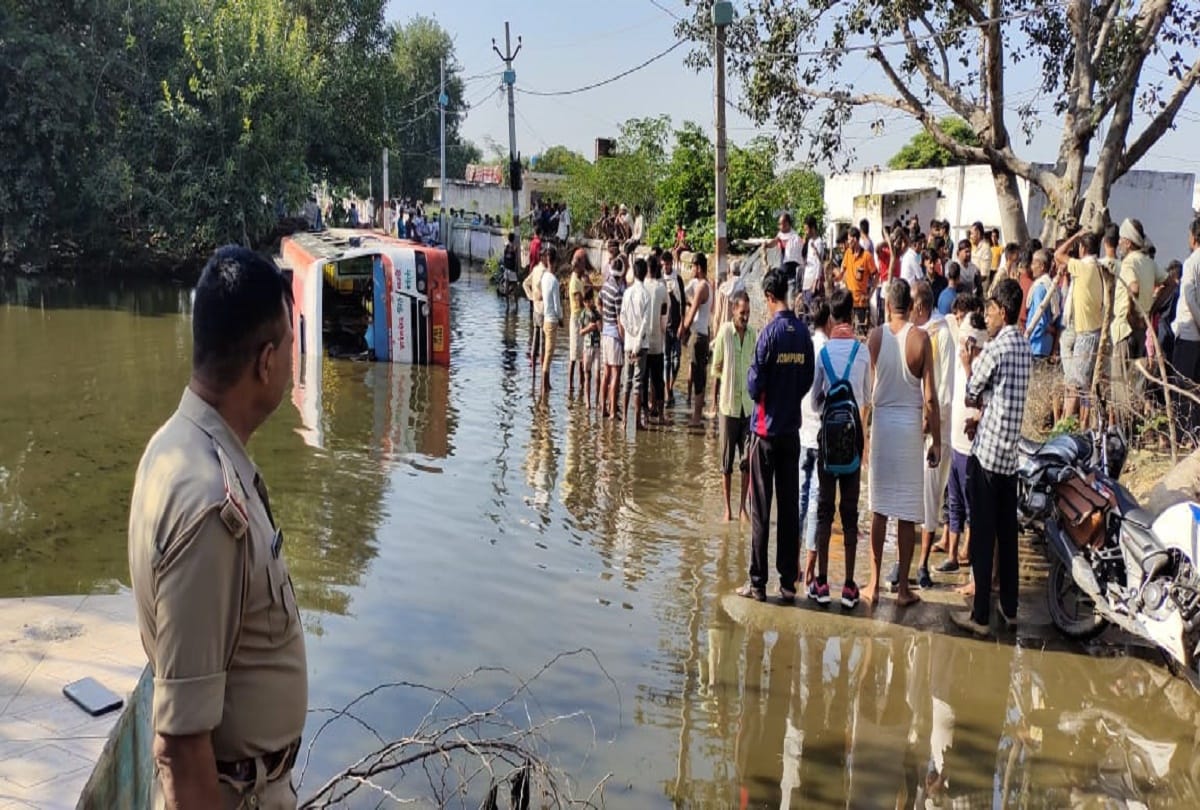 Shanti Niketan Public School Bus Accident In Pinahat Agra News