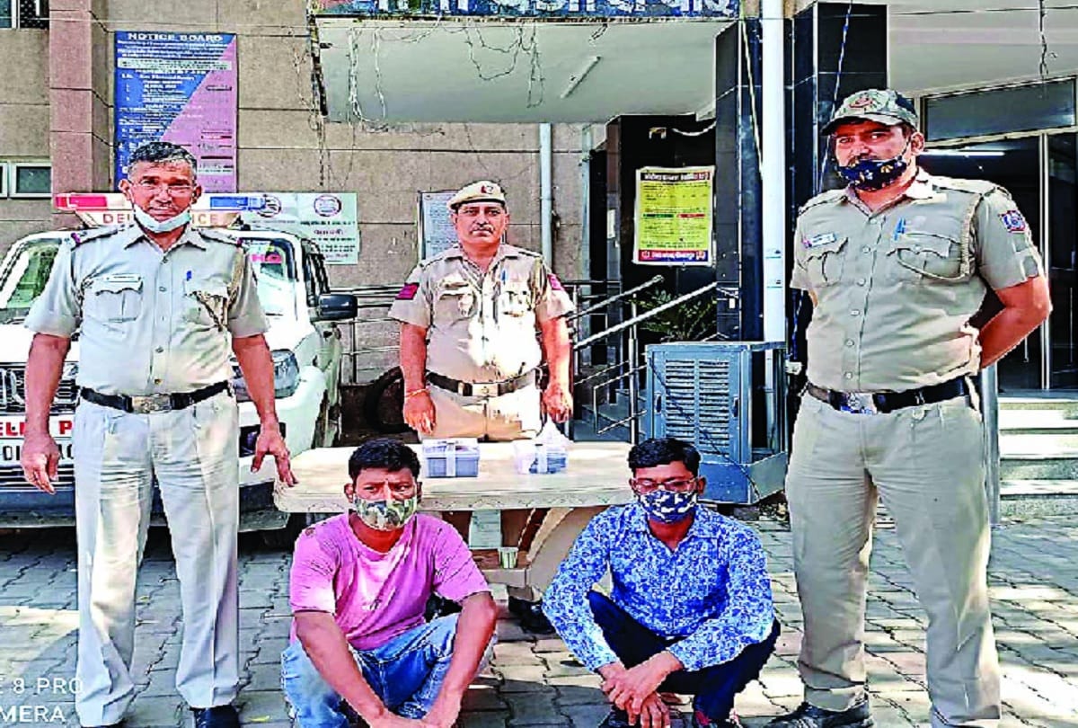 Delhi Police arrested two accused Servant cheated the owner to start water business