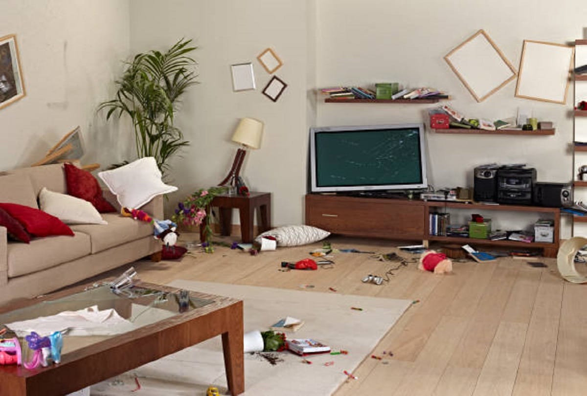 Rajasthan News thieves entered in former Maharashtra minister bungalow stole 18 kg of silverware