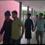 हत्या आरोपियों को कोर्ट में लेकर जाती पुलिस